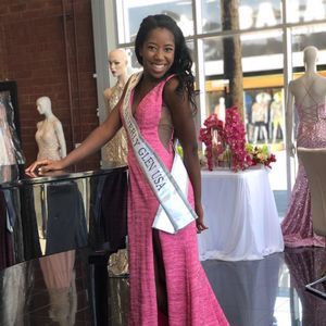 Meet your Posher, Courtney